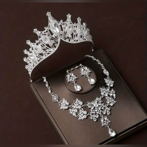 Gorgeous Bridal Set - Picture 3 of 4